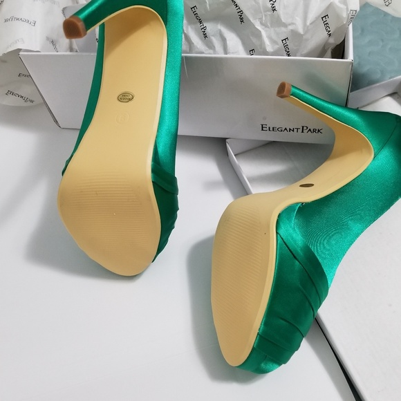 Shoe - Picture 2 of 3